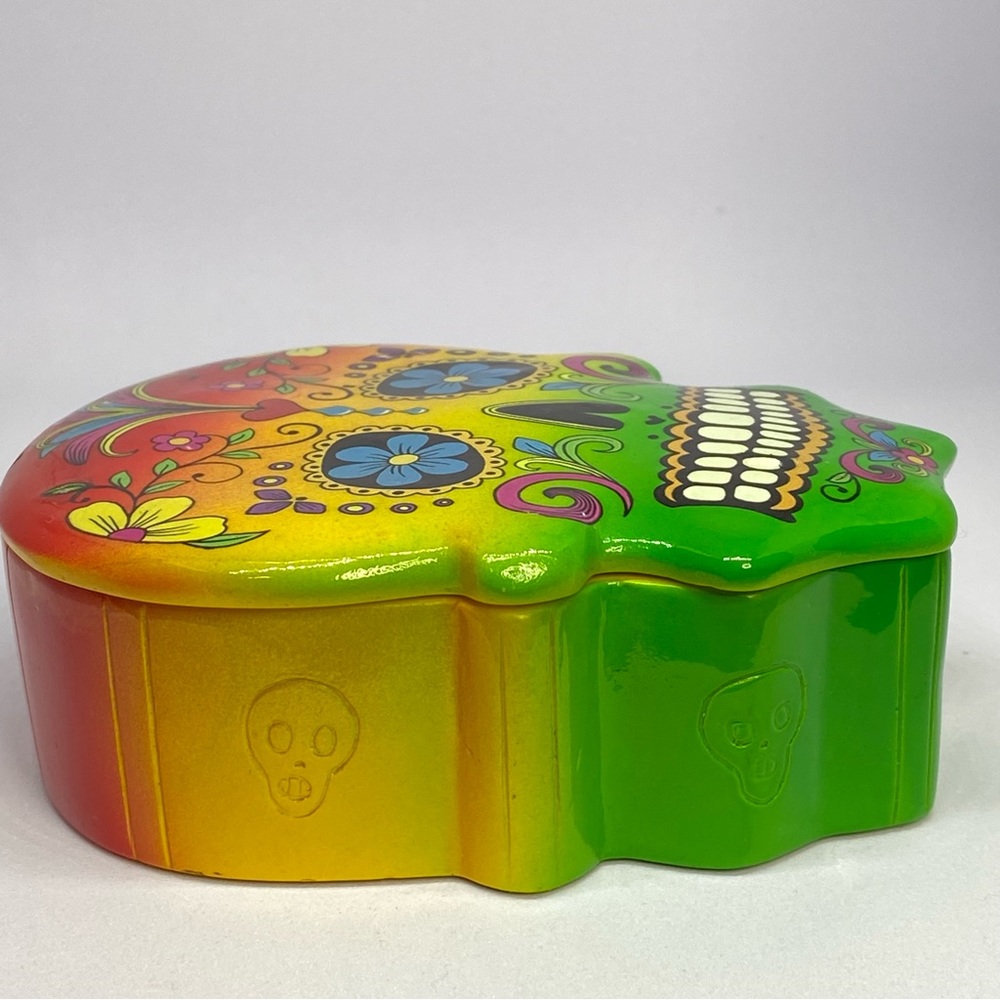 Skull Trinket Box - Picture 3 of 7
